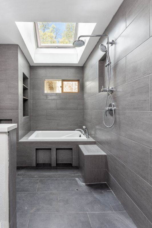 Best Bathroom Renovation Contractors in Iowa City, IA